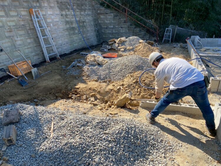 基礎撤去工事中 羽曳野市 木造平屋建て オール手解体