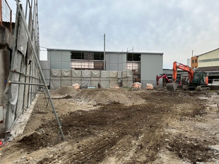 整地途中 奈良市軽量鉄骨造二階建て解体工事