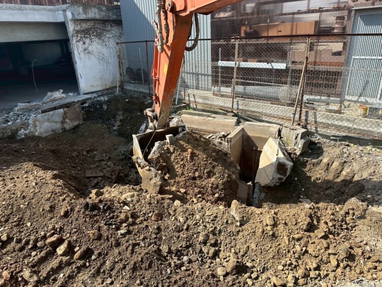 浄化槽撤去 奈良市軽量鉄骨造二階建て解体工事