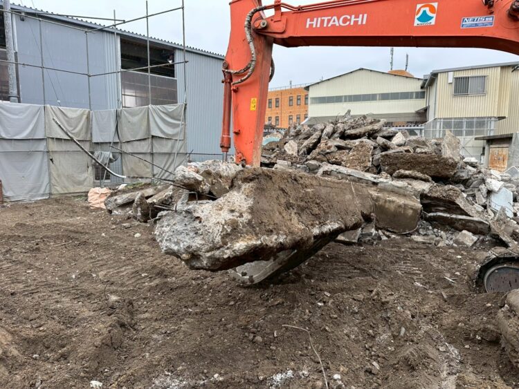 基礎撤去状況 奈良市軽量鉄骨造二階建て解体工事