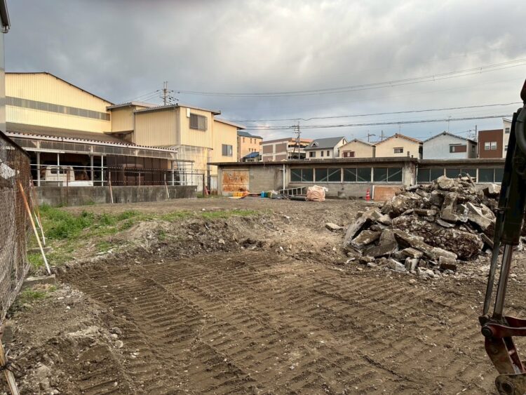 ガラ搬出・整地前 奈良市軽量鉄骨造二階建て解体工事