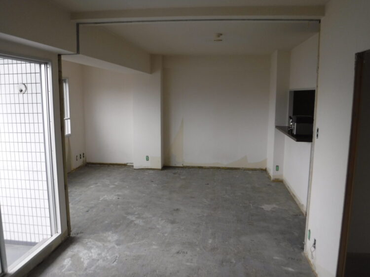 2LDKマンション一室内装解体工事