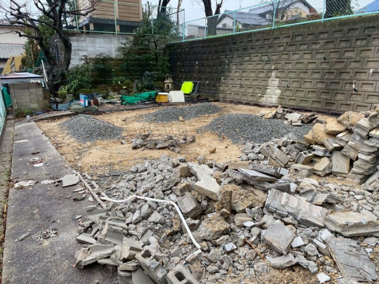 基礎撤去工事中 羽曳野市 木造平屋建て オール手解体