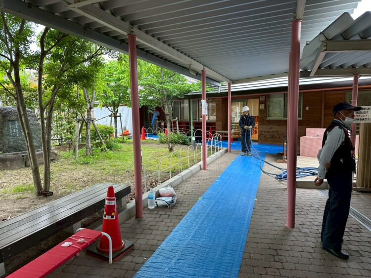 作業開始前養生 大阪府 施設内RC土間撤去工事